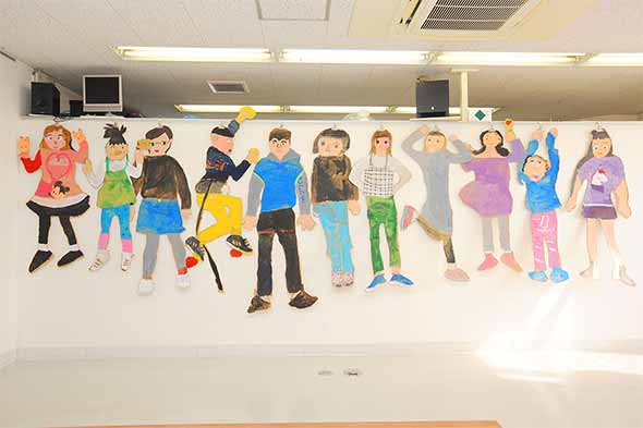 児童画クラス/等身大の自画像