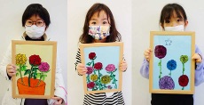 児童画クラス「バラのガラス絵」