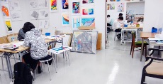 受験クラス<br>水曜、学生は1室と2室で制作