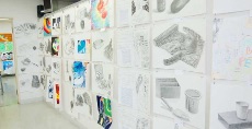 1日だけの卒展<br>1,2年生は受験勉強で描いた絵を飾りました
