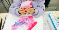 児童画クラス「色あそび」