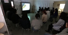 春期講習デッサンビデオ鑑賞