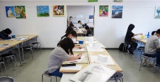 学生クラスのデッサン