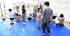 児童画クラス「空中画を合作しよう」